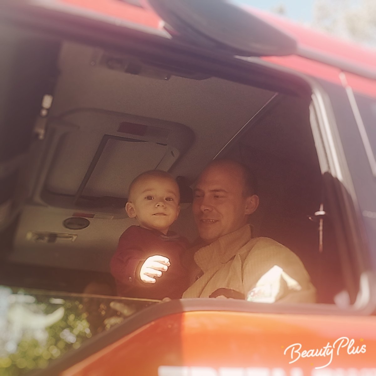 ShaunRees9's tweet photo. Happy birthday to my little firefighter ossie , 2 today, how the time has flown by!!! Even managed to call back at the birthday party on the way back from a shout, made his day!! A massive thank you to my wife and best friend @HollieM48578399 for bringing him into the world 😘🚒 https://t.co/5uBJoqHBoE