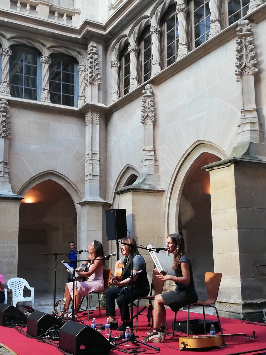 Les Kol·lontai (@leskol_lontai) on Twitter photo Preciós espai. Preciós concert ahir al claustre del Convent de Sant Bartomeu de Bellpuig d'Urgell. Gràcies a <a href="/Ajbellpuig/">Ajuntament Bellpuig</a>
a <a href="/patrimonigencat/">Patrimoni</a> i a <a href="/Batall_Prod/">BATALL Produccions</a>
Un entorn meravellós per a seguir interpretant #cançonsvioleta Preciós espai. Preciós concert ahir al claustre del Convent de Sant Bartomeu de Bellpuig d'Urgell. Gràcies a <a href="/Ajbellpuig/">Ajuntament Bellpuig</a>
a <a href="/patrimonigencat/">Patrimoni</a> i a <a href="/Batall_Prod/">BATALL Produccions</a>
Un entorn meravellós per a seguir interpretant #cançonsvioleta