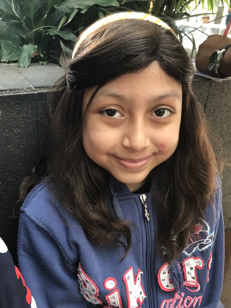 AyudameaSonreir's tweet photo. Cuando una niña pierde su cabello, ASAC acompaña en esta nueva forma de verse.Una #pelucaASAC puede ser parte del proceso, ayúdanos a favorecer su desarrollo psicosocial. 
¡GRACIAS @amshairboutique y #donadoresASAC! 
 #CáncerInfantil #MaestrosDeVida #CreerEnTi #sueñosASAC #asacmx https://t.co/hlozHxs30j