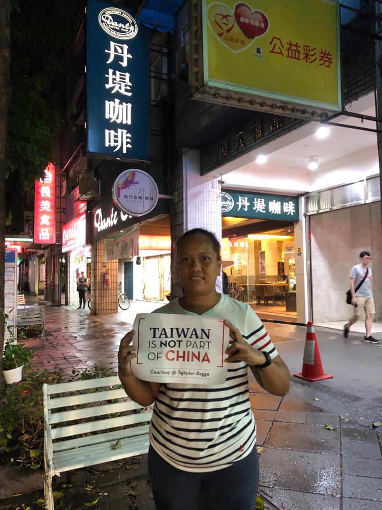 vikasbha's tweet photo. बीजेपी प्रवक्ता @TajinderBagga ने ताइवान में धूम मचा दी है, "TAIWAN is not part of CHINA" कैंपेन चला कर कश्मीर में टांग अड़ा रहे चीन को उसी की भाषा में जवाब दे दिया है, अभी तक पचासों ताइवानी नागरिक ऐसे प्लेकार्ड लेकर तस्वीरें पोस्ट कर चुके है। अब चीन की प्रतिक्रिया का इंतज़ार है। https://t.co/EQqqLF0iIe