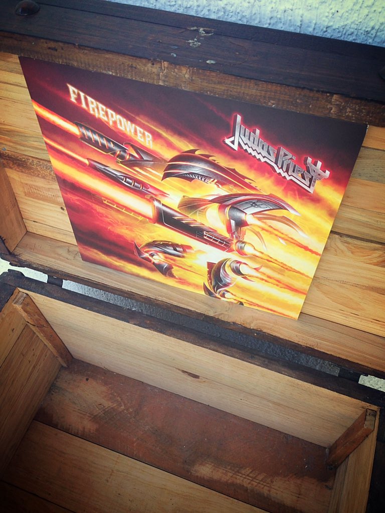 vinylstop2's tweet photo. Judas Priest - Firepower ( 2018 ) Epic #vinyl producción de Tom Allon #vinylove #vinyllover #vinylrecord #vinylrecords debutó número 5 en el Billboard 200 #vinyladdiction #vinyladdict disco número 18 para la banda #glenntipton #robhalford #ianhill #scotttravis #richiefaulkner https://t.co/jd7tY2Ii8y