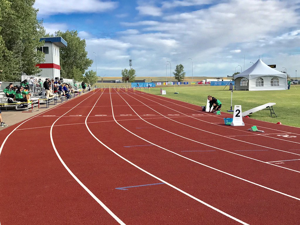 Getting ready for #athletics finals at SC Comp! 

For up-to-date scores and standings: 
bit.ly/2TmLELn
#itsgotime #2019wcsg