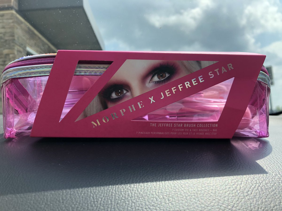 sidrandle02's tweet photo. Hi, how are ya? I just bought my first @JeffreeStar Cosmetic’s product and I’m really excited! We love a beautiful brush moment! Thanks @ultabeauty for the great finds! https://t.co/RcSTXJgh4p