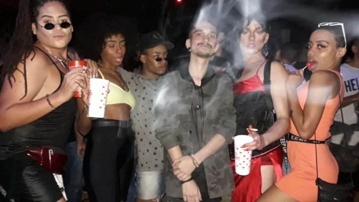 cor_Fernandes's tweet photo. Bow Down Bitches 💅💃
#CloudAura
@KemillyJowdy @goldannipedro https://t.co/mwt8ZbQfiE