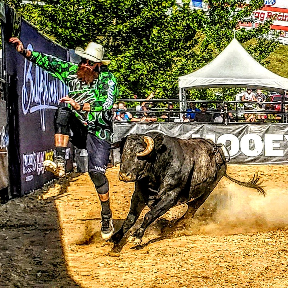 HunterThomas08's tweet image. This guy got himself in quite the situation yesterday at @BMSupdates.

#ItsBristolBaby | @bfsonly