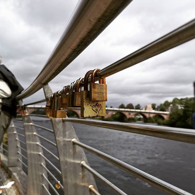 kathrynmutch's tweet photo. Love locks in the fair city ❤️
.
.
.
#perth #perthscotland #lovePerth #loveScotland #thisisscotland #scotlandisnow #visitscotland #ig_scotland #perthbridge #scotlandexplore https://t.co/vmYDBk5U6C https://t.co/SusZuWLgvh