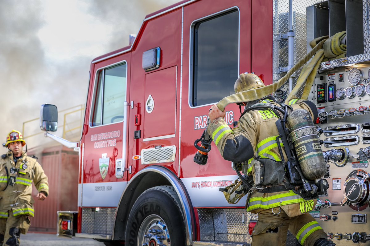 SBCoFFLocal935's tweet photo. “Feel The Heat”
Over 30 elected and appointed officials as well as several members of the media from throughout the county participated in #FireOps101. #SBCoFD #Local935 @CAFirefighters @IAFFNewsDesk #Team10th #SBCoFireOps101 Click for More Info 👉🏼https://t.co/zW3P7NM9tn https://t.co/aCy11uEsxI