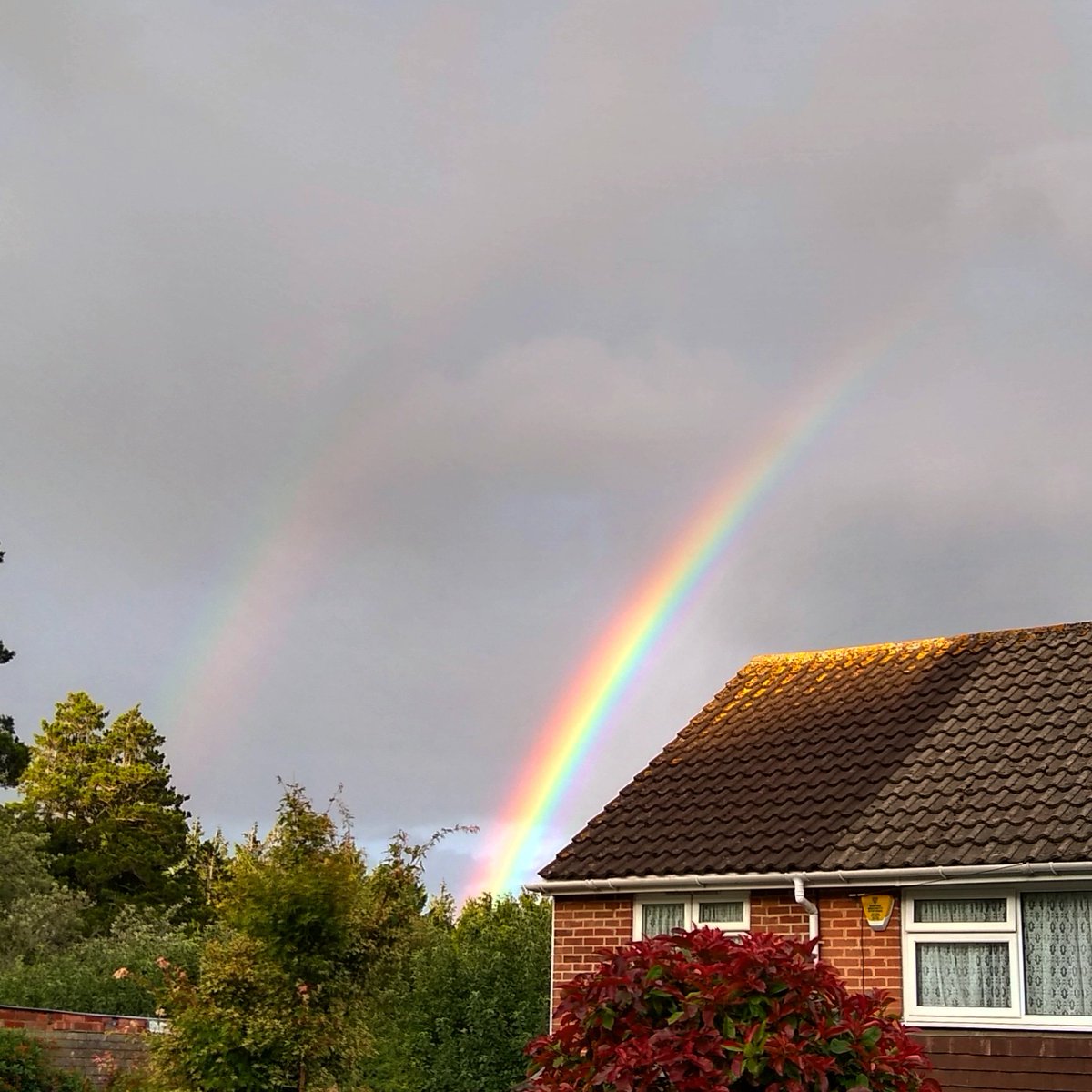 HPatts10's tweet image. I know the science behind the #rainbow, and I know that they're all pretty much the same, but I really don't care; to me, each one is unique. Not embarrassed to admit that I still get excited by each one I see, and I will take a photo every time. Happy Sunday. #Exeter #Devon 🌈😍