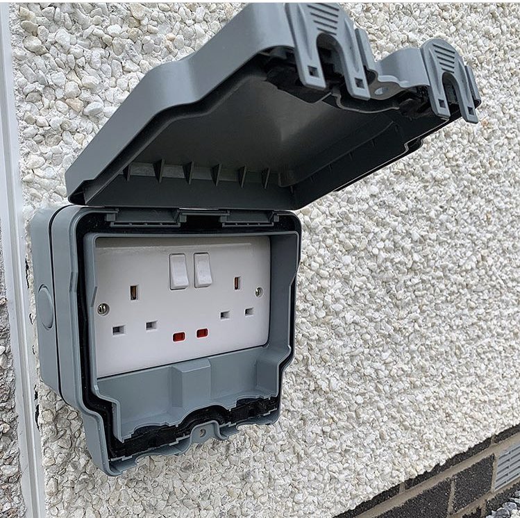 UEPLimited's tweet photo. Just received this installed image of our Weatherproof socket! Looks great 👍🏻 https://t.co/xSyYj0KTu6