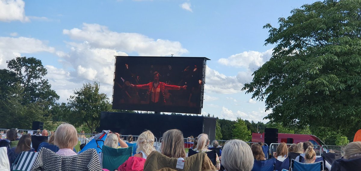 MattLong1980's tweet photo. Nice day out watching The Greatest Showman at @OutsideLiveUK.
#outsidelive @theshowground https://t.co/YpNtjYhl7n