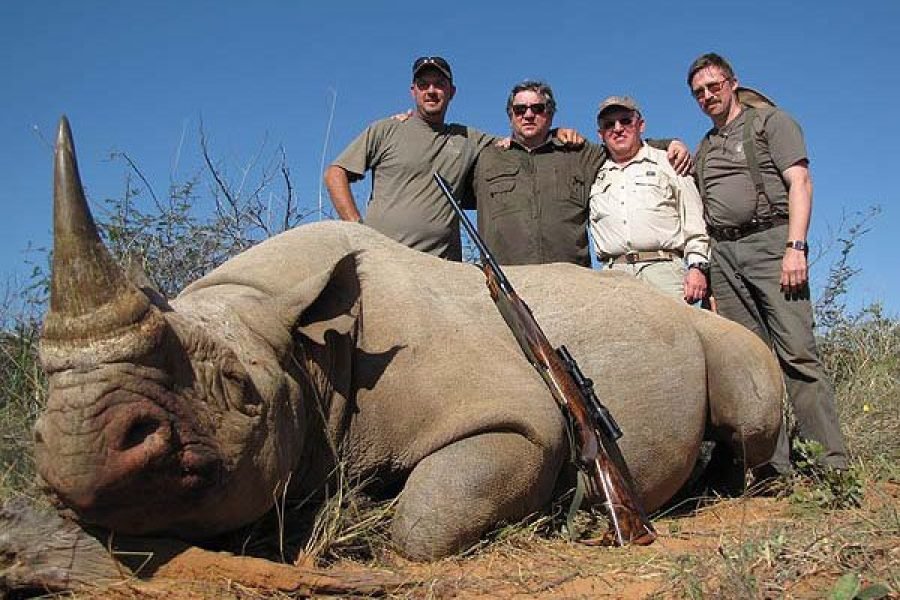 Protect_Wldlife's tweet photo. #NextYearIn5Words

Trophy Hunting Will Be Banned 🤞🤞🤞!!!

RT if you want a GLOBAL ban on ALL #TrophyHunting NOW!!! @RickyGervais. https://t.co/gPK0Oecru9