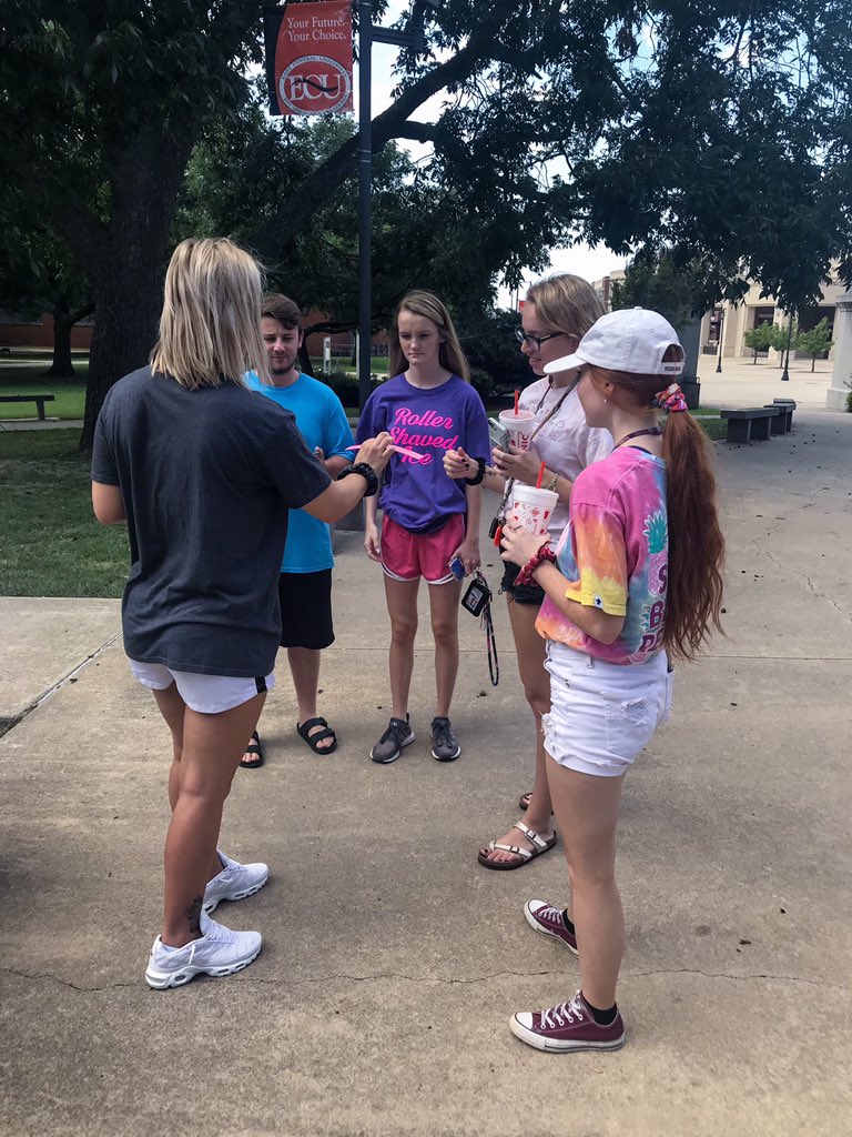 ECUTigerUpdates's tweet photo. Pool tournament, karaoke, scavenger hunt, AND stickball all going on NOW!! Its never too late to get involved 🐯🤩🧡 #ECUtigers #woweek https://t.co/7ag6MRfP1B