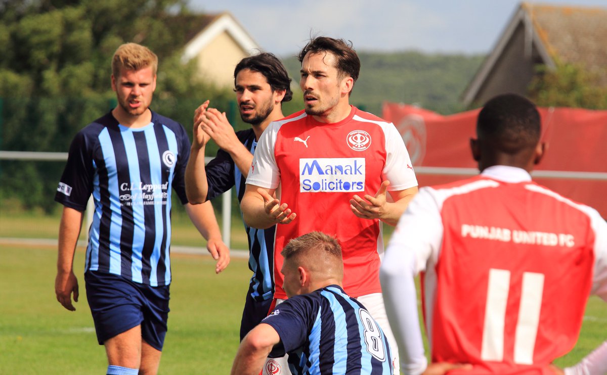 Jamesha00504507's tweet photo. Really enjoyed watching @PUFC_Gravesend v’s @CrowboroughAFC yesterday at the elite venue. Here are a couple of shots I took during the game. UFC_Gravesend @sarahthfc @ChipieSian @Martski76 @CrowboroughAFC   @PUFC_Gravesend https://t.co/2cnQzMp36u