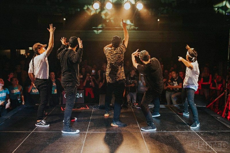 GreatHouseDance's tweet photo. Please Help us get to our performance.  https://t.co/gqz96Ud4Fz @gofundme https://t.co/zwxoqcCtxz