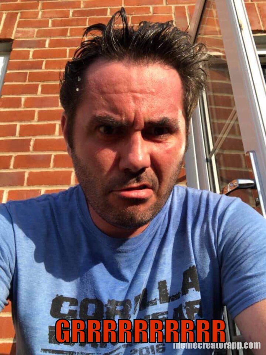 WeAreMMAUK's tweet image. The face you make when you score ZERO points with your lame predictions 😜😂