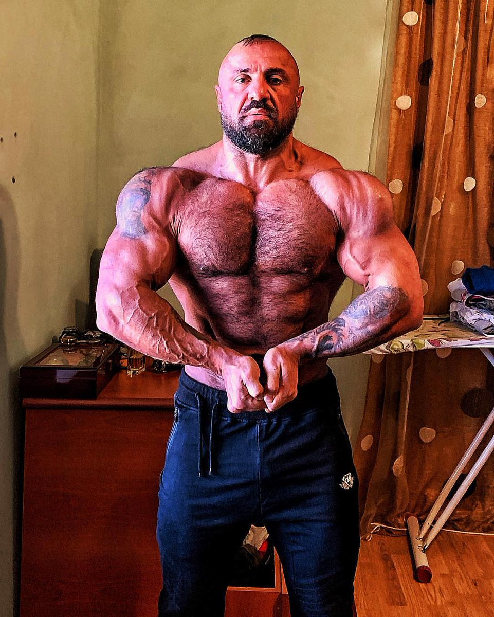 musclelovergr's tweet image. #Armenian #bodybuilding champion &amp;amp; #musclebear Vahram Habokyan - See more: musclelovergr.blogspot.com/2019/08/armeni… #bodybuilder #muscle #muscleman #musclemass #muscleworship #Armenia
