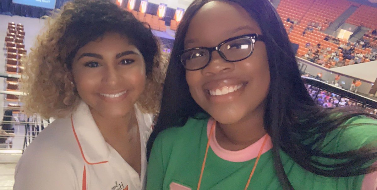brittanydeann_'s tweet photo. #SHSUConvocation #shsu #AKA1908 https://t.co/kefNk5Gn0A