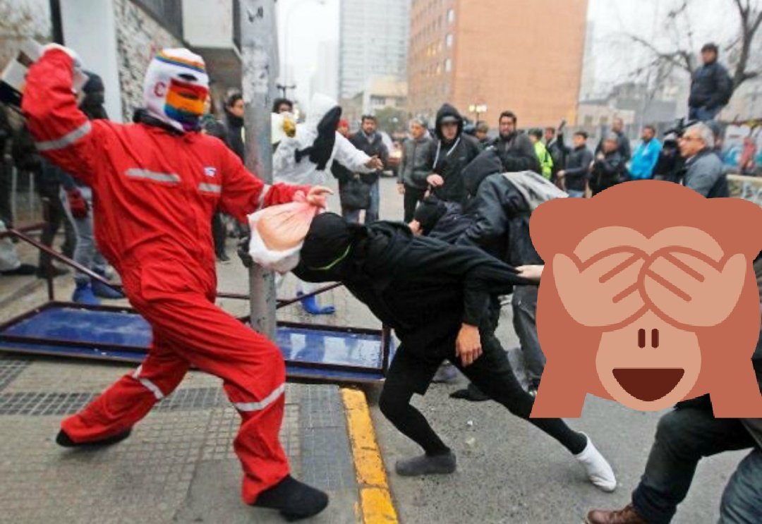 Exupery2019's tweet photo. A esto nos exponen a diario las autoridades, apod arriesgándose para q los institutanos entren a estudiar, estamos en tierra d nadie convivendo con anarquistas, terroristas q están protegidos para asesinar porque como son niños...🤦🏼‍♀️ @AlessandriFelip @KarlaEnAccion @Pa__tty https://t.co/igThQEW2gh