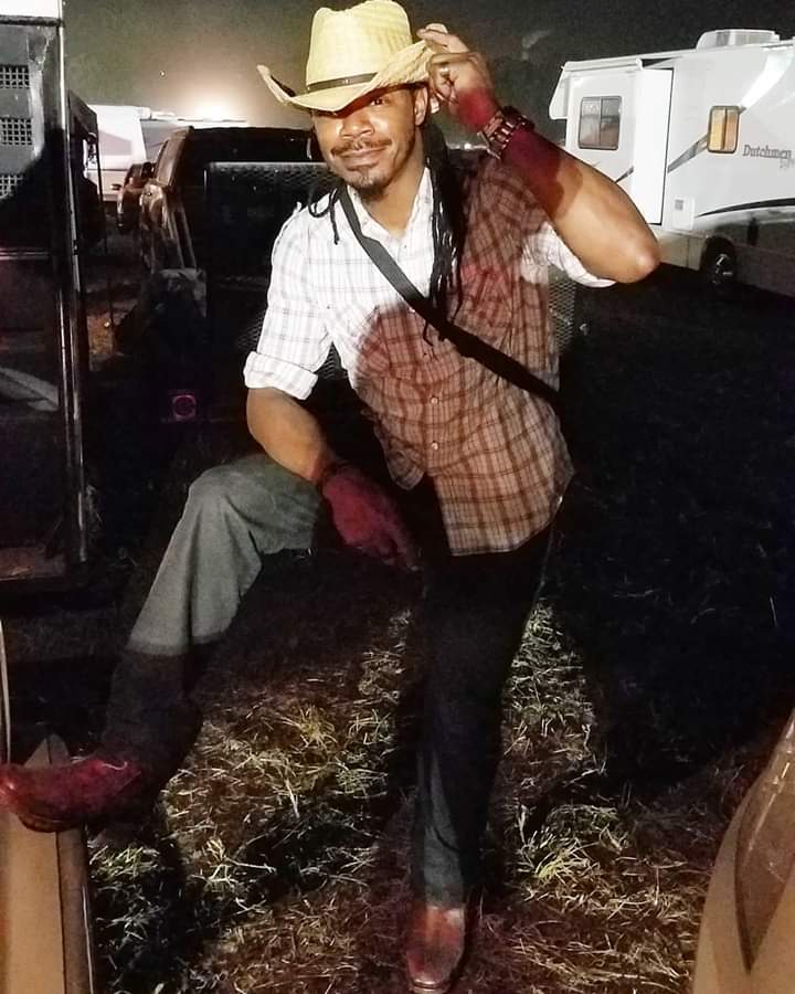 FrankFacheaux's tweet photo. #AboutLastNight : When you're at the #Ebonyhorsemen TrailRide / Rodeo and Several people say Hey You're the Guy from the @NorthCackWebseries You cant help but to say Ayyyeee & then Tilt your Brim
. . #ActorsLife #NorthCackMovement #BlackRodeo2019 #ClevelandCounty https://t.co/CkCqibMX1R