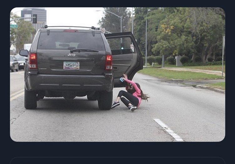 HamLakeHigh1's tweet photo. When you finally let your GF get AUX and you see money by cardi load on the Screen
#Nocardib #nonicki https://t.co/nlWzlFAzZZ