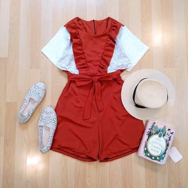 BoxtShop's tweet image. กระดุมแกะไม่ได้ค่า ตัอต่อผ้าหนังกบยืดหยุ่นได้ มีสายผูกเอวเข้าทรงค่า ซิปหลัง มีกระเป๋าข้างด้วยน้าา สวยมากกก เอวยืดหยุ่นได้ค่า
อก 32-36 เอว -32 สะโพก-38 ยาว 32-33”
*ผ้าค้อตตอนฉลุดีมาก
260.-
#แก้วชอบของแบรนด์เนมค่ะ #กรุงเทพคริสเตียน #AhnJaeHyun #สามีสีทอง #howtobeauty #HowtoPerfect