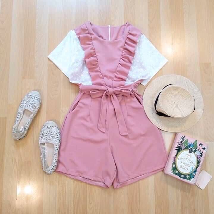 BoxtShop's tweet image. กระดุมแกะไม่ได้ค่า ตัอต่อผ้าหนังกบยืดหยุ่นได้ มีสายผูกเอวเข้าทรงค่า ซิปหลัง มีกระเป๋าข้างด้วยน้าา สวยมากกก เอวยืดหยุ่นได้ค่า
อก 32-36 เอว -32 สะโพก-38 ยาว 32-33”
*ผ้าค้อตตอนฉลุดีมาก
260.-
#แก้วชอบของแบรนด์เนมค่ะ #กรุงเทพคริสเตียน #AhnJaeHyun #สามีสีทอง #howtobeauty #HowtoPerfect