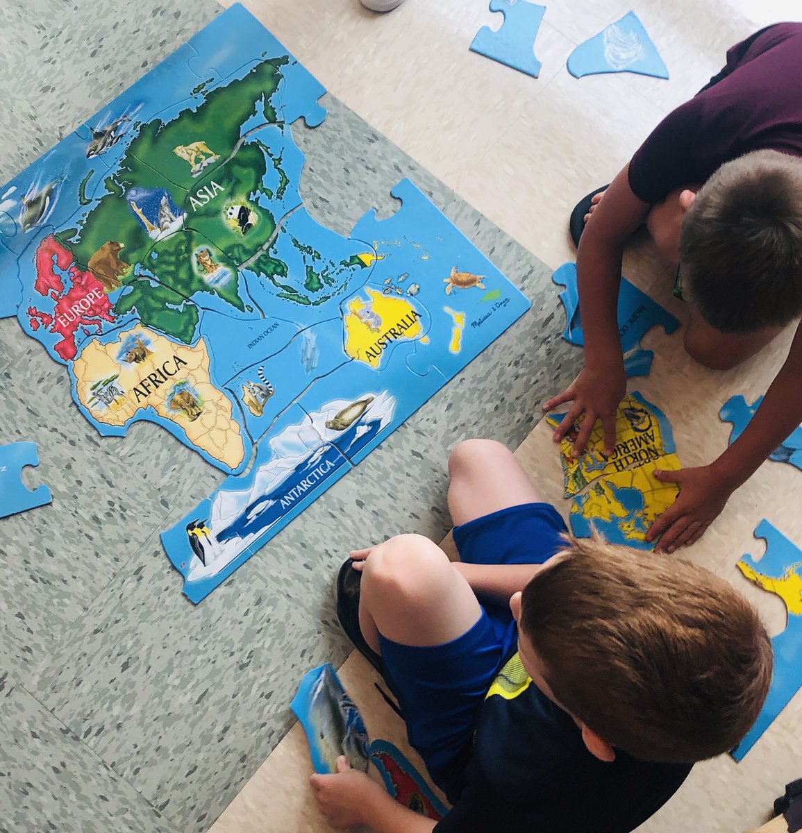 FCE_Art_Studio's tweet photo. Fall Creek Elementary artists are global learners! I can’t wait to travel the world this year through arts education! #arted #fcefish #hse21 #eled #fceart https://t.co/mmN5jkNuKc