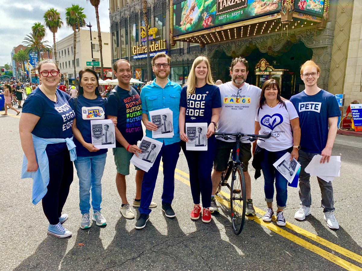 LosAngeles4Pete's tweet photo. The Los Angeles for Pete grassroots team showed up to @CicLAvia today and engaged in conversation with folks along the six mile route, sharing @PeteButtigieg’s message and a bit of why we support him! 💪🏻🇺🇸

#PeteForAmerica #TeamPete #Pete2020 #PFA #WinTheEra #CicLAvia @Lis_Smith https://t.co/gQ4j3NNrq1