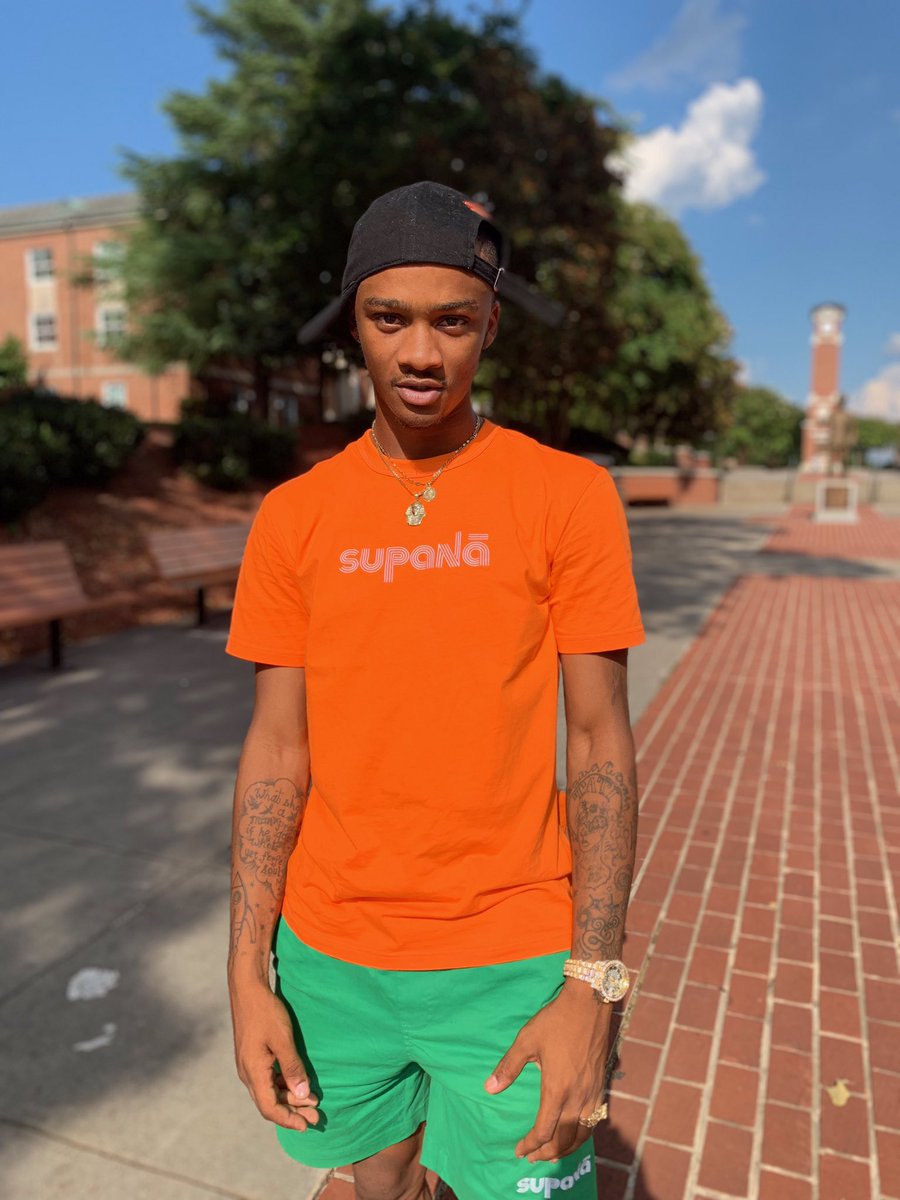52seemster's tweet photo. Trapstar SuPanã Takeover 🧡🤘🏾 @SupanaClothing https://t.co/OxmPCXned7