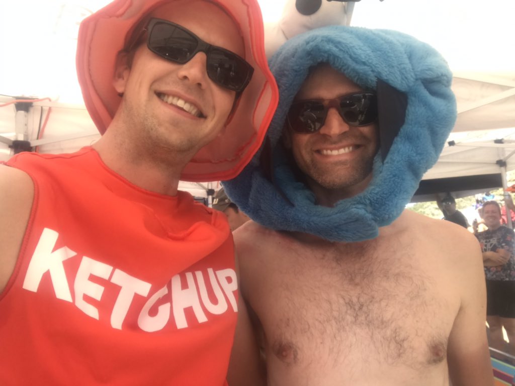 Aaronius's tweet photo. Enjoyed my first #cookiecorner at the #tourofutah. I don’t know what ketchup has to do with cookies, but whatever. Thanks for the fun @philgaimon! https://t.co/JW4LXvT5Is