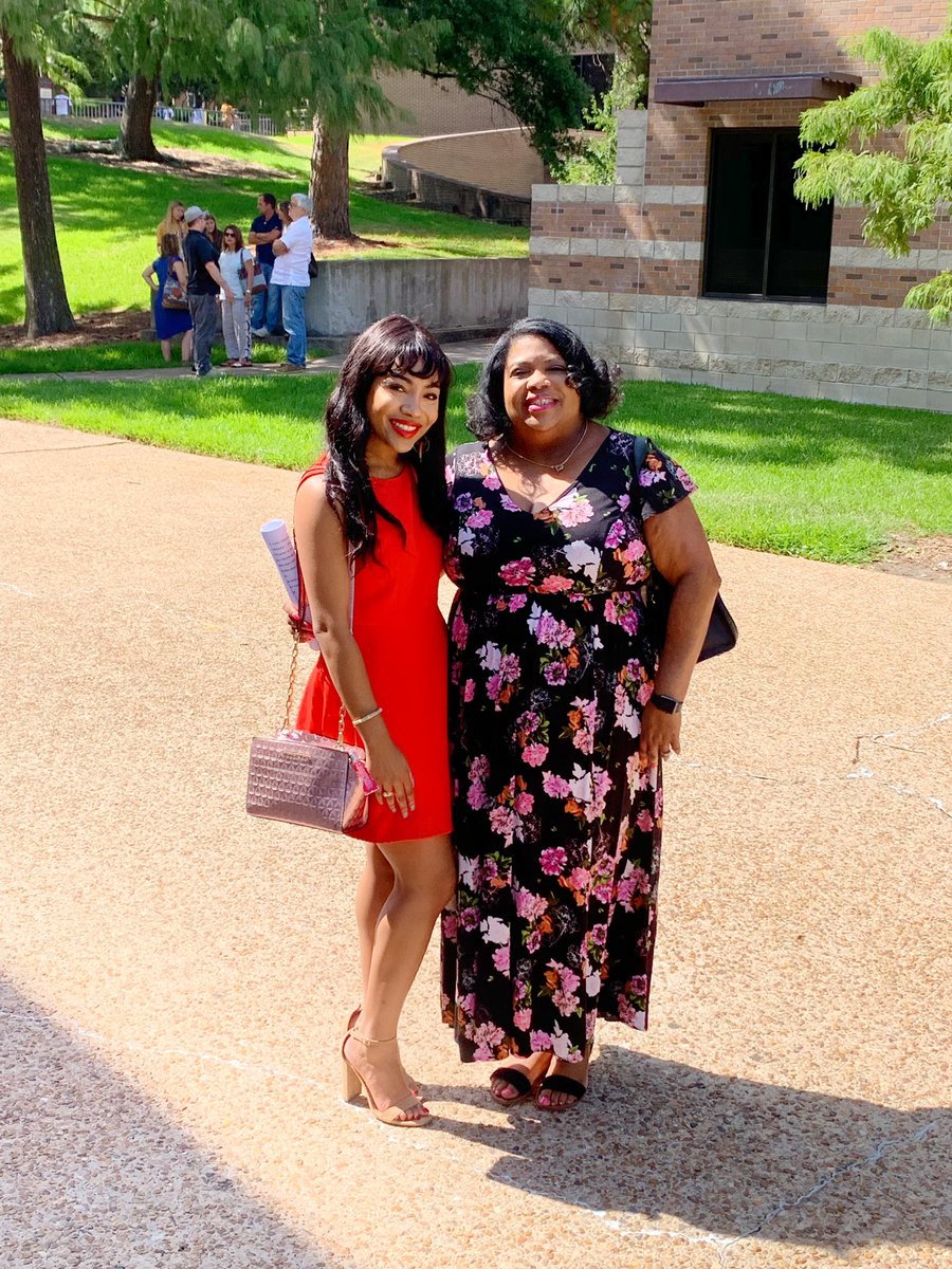madisonsmTV's tweet photo. Thank you to @samhoustonstate for asking me to host/speak at your 2019 New Student Convocation. I love Sam so much and I will always be more than happy to be in a room full of Bearkats! Eat Em’ Up Kats! #shsu23 #shsuconvocation  #bearkatsforlife https://t.co/tUT4z0oKCw
