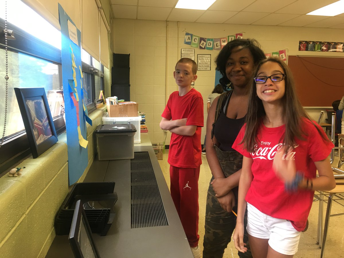 obrienteach4's tweet photo. Great first day in 7th grade! We started the year with a collaborative Carousel Walk- students getting to know each other and sharing with teachers how they learn best!
#gowerlearns #thisisgower #firstdayofschool https://t.co/brqSbfpig7