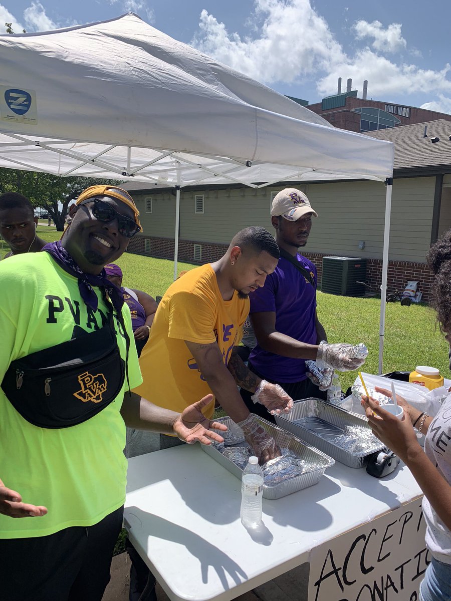RhoThetaPsiPhi's tweet image. Successful move in✅ But more to be done! We appreciate everybody for the help and support. Good luck freshmen on your new beginning 📚 and remember that the bruhz are here to help as always. RQQ!! 

Instagram: Rhotheta_pvques