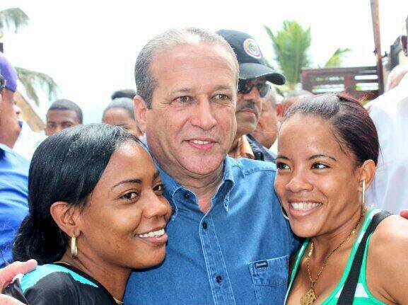 jespinalbta's tweet photo. LOS JOVENES saben que pueden contar con .@ReinaldoPared nunca los defraudará. Juntos continuaremos construyendo un gran país. @armandogarciap
@joseasuero1 @Reinaldo2020_ #reinaldopresidente #reinaldoelcambioseguro https://t.co/PqLHAOjZdh