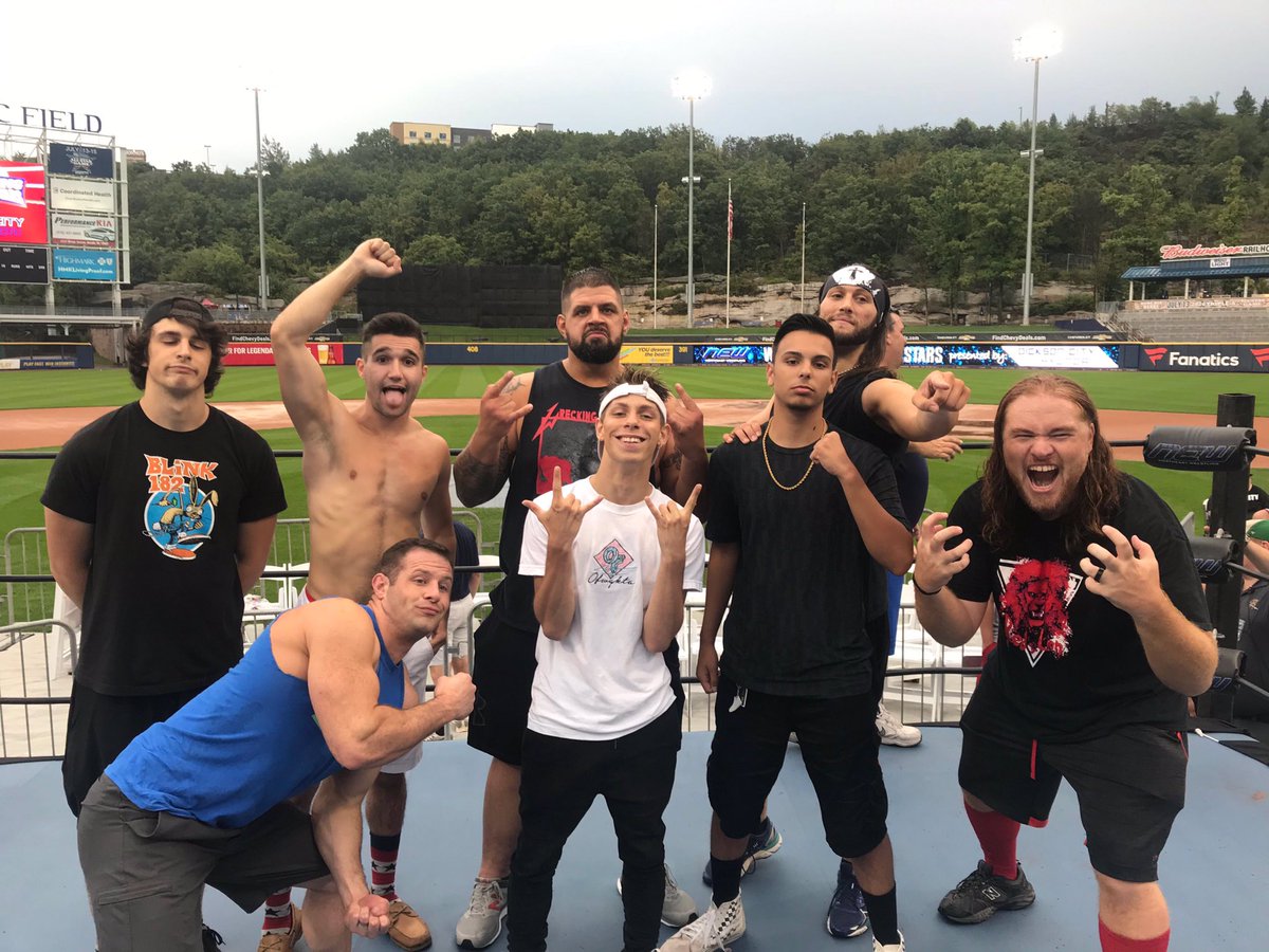 SlingGangGang's tweet photo. https://t.co/s5km8IBb8Z