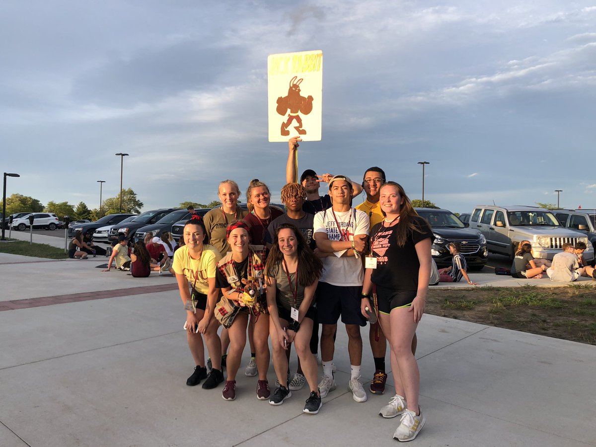 sara_hoch's tweet photo. lil sunday golden hour pic with @noah_burks51 ✅ #LSafari19 #JackRabbit https://t.co/CmNMZngNRu