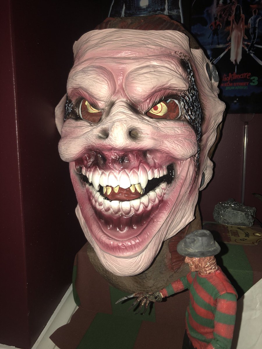 TheMachoDan13's tweet photo. My #fiend mask looks dope on my New Nightmare Freddy mask for display purposes! Maybe I need a Bray head lantern to display it on? @WWEBrayWyatt #maskonmask #maskaddict #tomsavini #wweshop #wwe #lethimin #thefiend #FireflyFunHouse #BrayWyatt https://t.co/GDoKnxwvxX