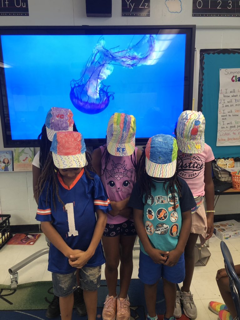 cristreena_'s tweet photo. @TrvlDrms_Denise Here’s my list! I’ve been hustling hard! Here’s a cute pic of my kids from summer we made jellyfish hats! https://t.co/jQDvceg3AB https://t.co/OJFsumoNVB
