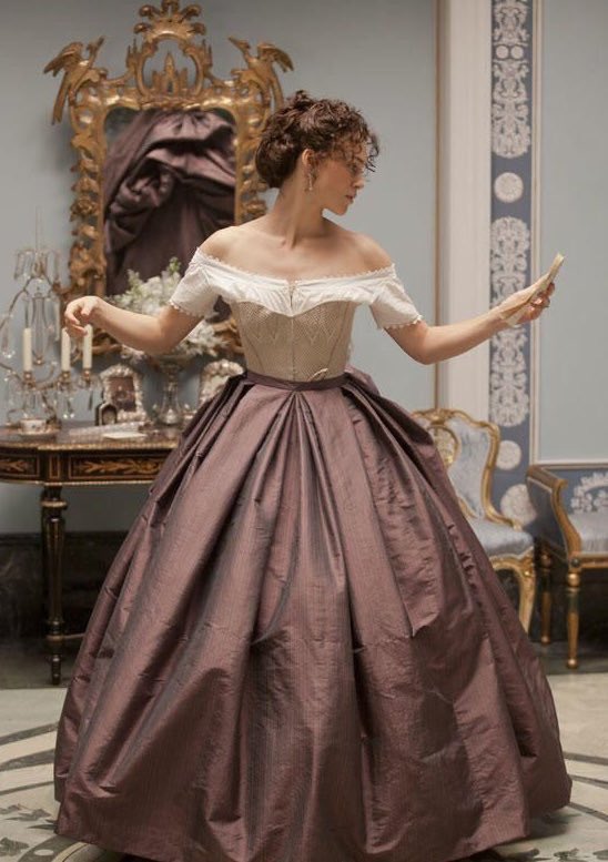 RT @audreysthomas: keira knightley and lily collins in a period movie together please and thank you https://t.co/FGlMoa6u4P