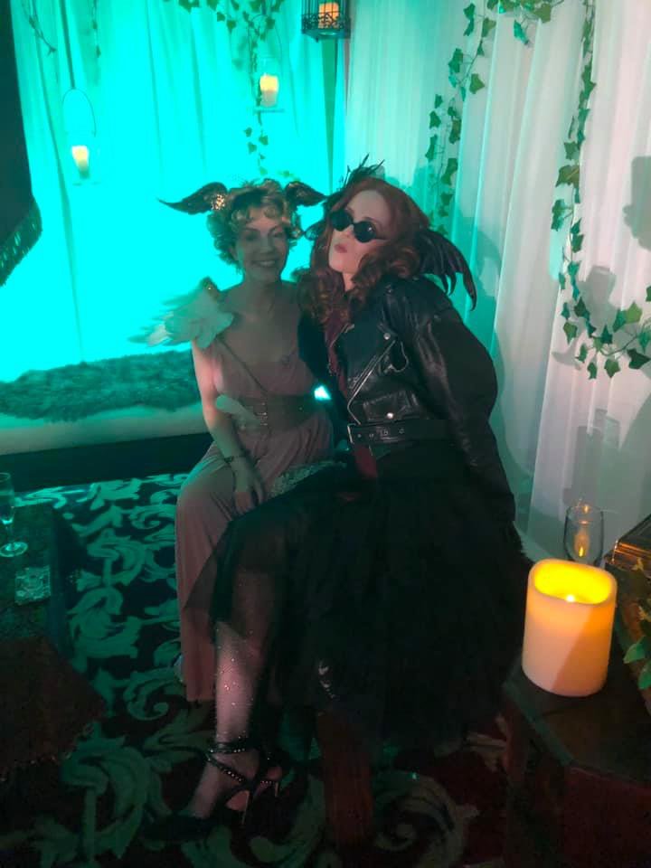 Maudelynn's tweet photo. Such fun!! Despite our, what we thought were clever, disguises; People still recognized us. I told #Crowley it would never work. I hope they don't tell our bosses were were hanging out. The paperwork would be endless #GoodOmens #Labyrinthball
@michaelsheen @neilhimself https://t.co/y6W3gbGMCC