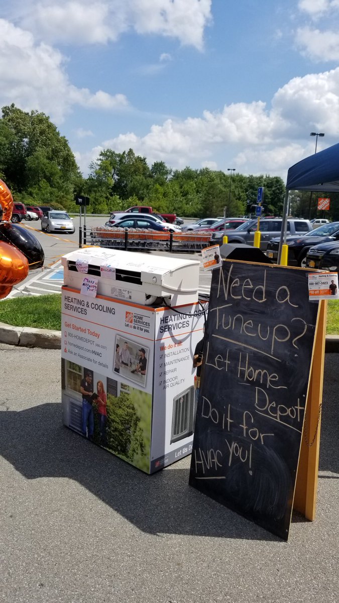 Gina_A_G's tweet photo. Specialty Sup @AmyHD6173 serving Hotdogs and Drivjng HVAC leads #hvacsaturday #6173Rocks! https://t.co/ORHNUxlgeH
