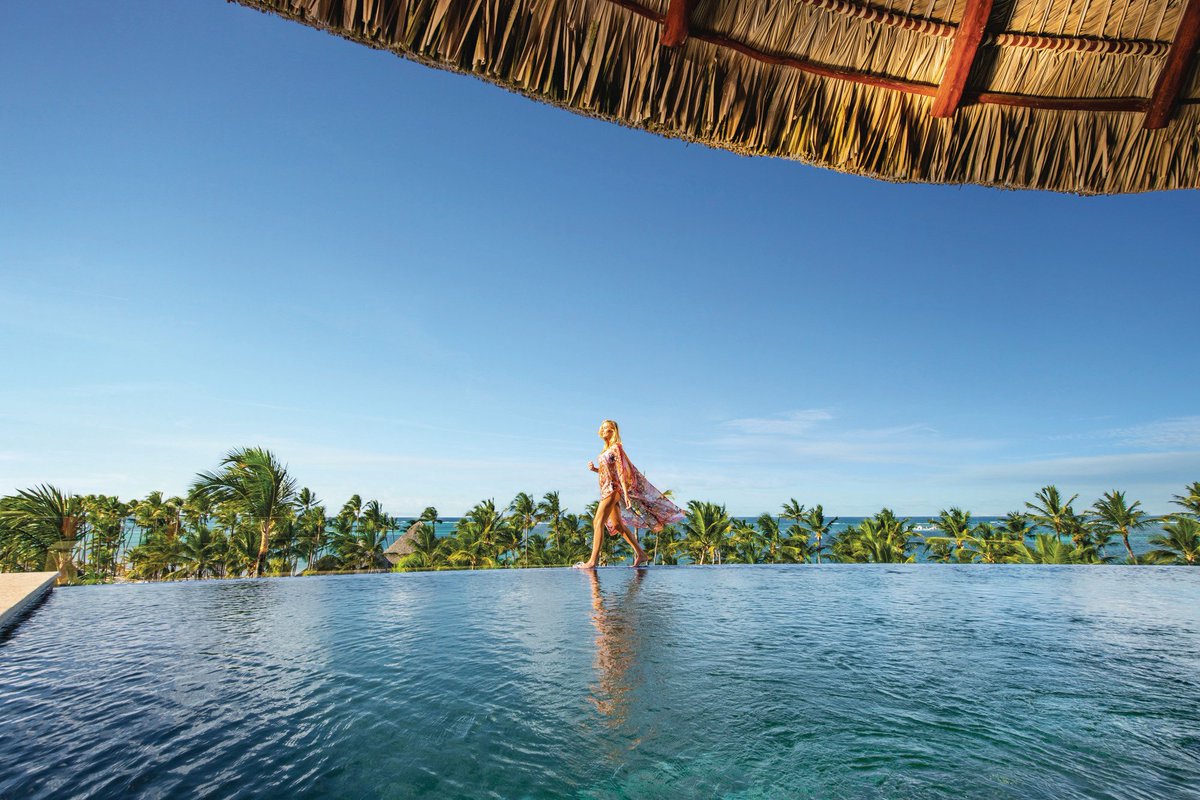 Discover the infinity pool that will steal your heart. You won’t get enough of it. 💦👉brclo.com/2LZzdQy
 
#BarceloMoments #BarceloBavaroGrandResort #DominicanRepublic #vacacionesbarcelo