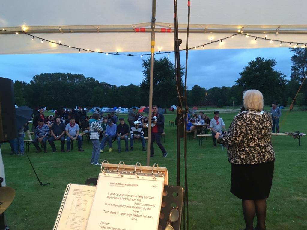 marianneschuurm's tweet photo. Friday August 16th I had the pleasure to welcome the 750 participants of the Europ’Raid 2019 @europraid in the Haarlemmermeerse woods @haarlemmermeer .
10000 kilometers through 20 countries in 22 days in 260, 30-years -old-Peugeots 205 for charity. Impressive! https://t.co/5MwCDikofh