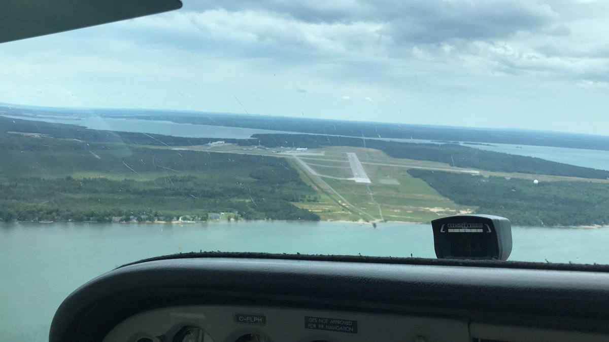 MarkVeira's tweet photo. Thanks to @JDAeroTechnical for a great family day — and an unexpected plane ride for the little one! Can’t argue with that 😎🛫🛬 https://t.co/hwhbV7CBm3
