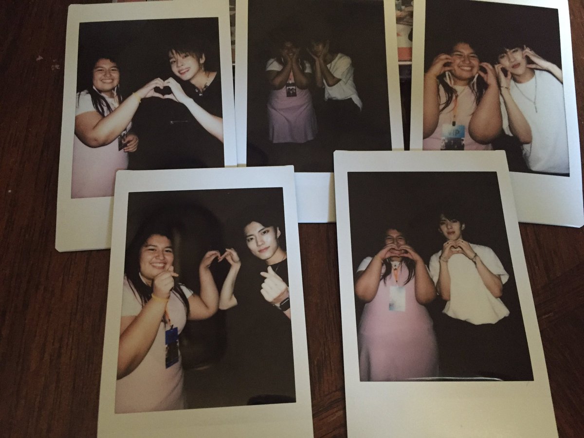 _Duxky_momo's tweet photo. thursday was an amazing day thank you @imfact_twt for putting up a great performance and for taking my ugly ass bracelets and necklace. this was the bests night ever 🥰 #IMFACTinDAL 

also Taeho called me cute 🥺 https://t.co/03rTenUD5F