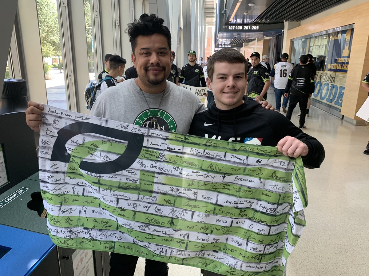 Your support drives me, and this memento from the #GreenWall has instantly become one of my favorite things in life. Thank you, thank you, thank you. 🙏🏽 

My name is HECZ, and I’m a member of the GreenWall.
