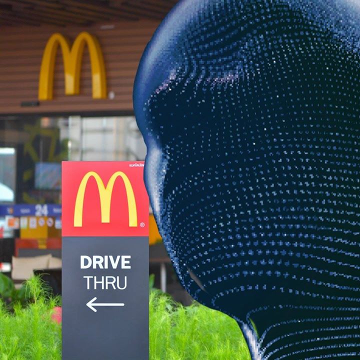 DIGIOP's tweet photo. McDonald’s is using tech to enhance and personalize the customers' experience. https://t.co/uMj4Eg5RaE https://t.co/3vdIlx9ONH