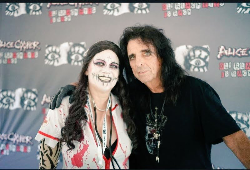 lbodzas's tweet photo. Had the privilege to meet ALICE COOPER on Thursday (081519) at the PNC Arts Center! He was as nice as everyone said he would be! BESTEST CONCERT YET!! π€πΆβ£οΈ Wish I could have met Sheryl! Thanks Amber/Meet & Greet Leader!! ~ Laurie B from Avenel #ALICECOOPERVIP https://t.co/040hgQq17I