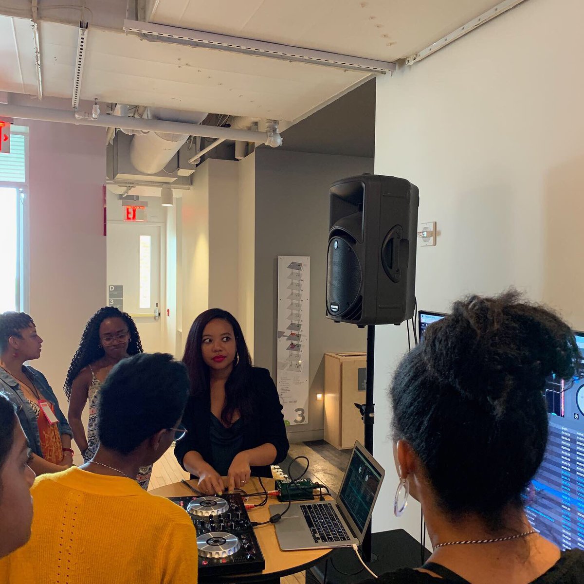 taoleighgoffe's tweet photo. I 🖤teaching. And more importantly learning. #PhDJ Tao Tao. Master class in DJ mixing, black feminism, &amp; tech @Google #Afrotectopia2019 Festival https://t.co/ijZspMcj8h
