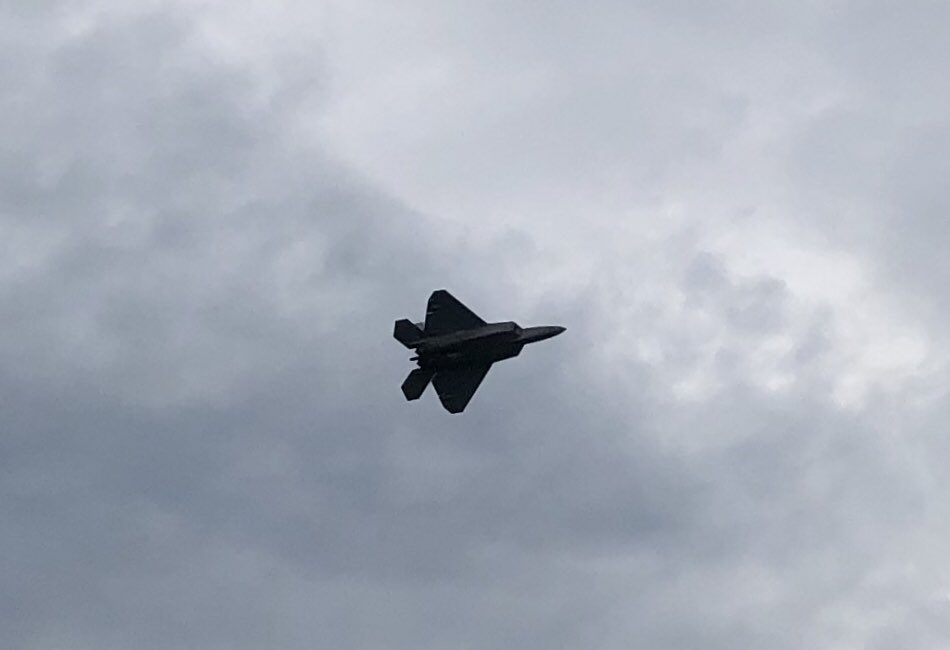 1fw_cc's tweet photo. @F22DemoTeam performed at the 61st Annual Chicago Air and Water Show today.  Weather let up just in time to get the full high show in!  #AirPower https://t.co/buxMvNtpyg